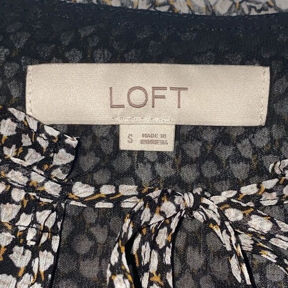 Loft Floral Blouse Black White Long Sleeve Key Hole Detail Size Small - Picture 7 of 9